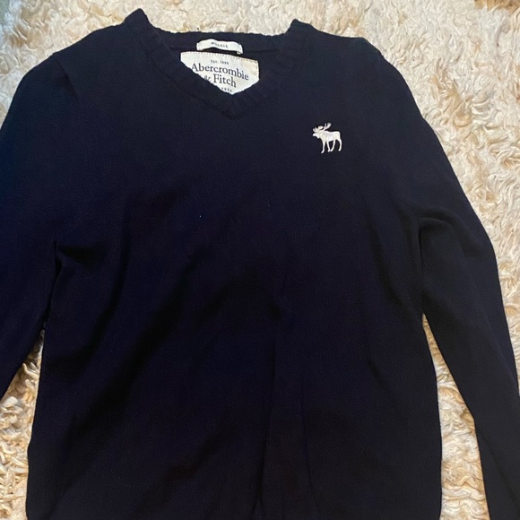 Cute Abercrombie sweater - Picture 4 of 8